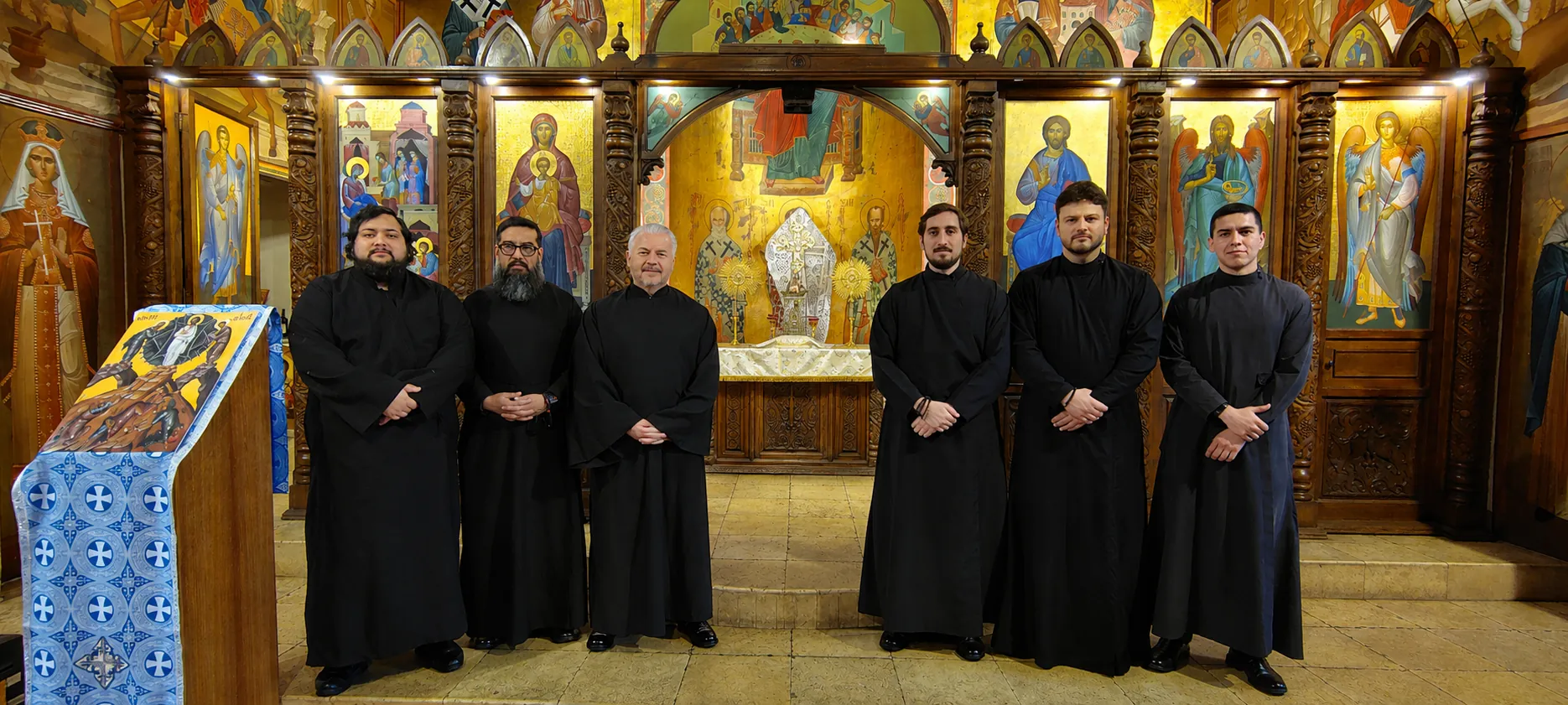 Servidores del templo en la parroquia
