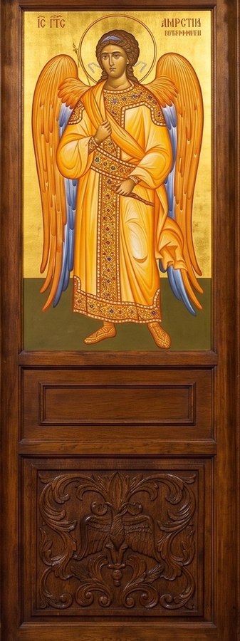 Ángel en la puerta diaconal derecha de nuestro iconostasio