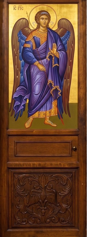 Ángel en la puerta diaconal izquierda de nuestro iconostasio